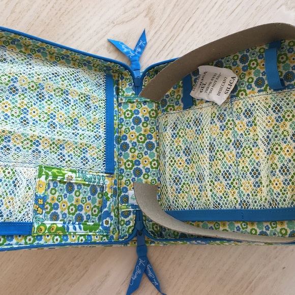 Vera Bradley Tech Organizer - Picture 3 of 6